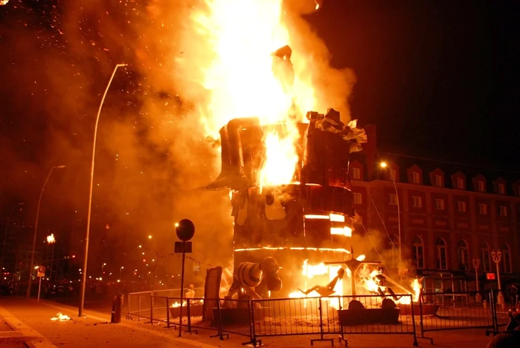Falla-valenciana