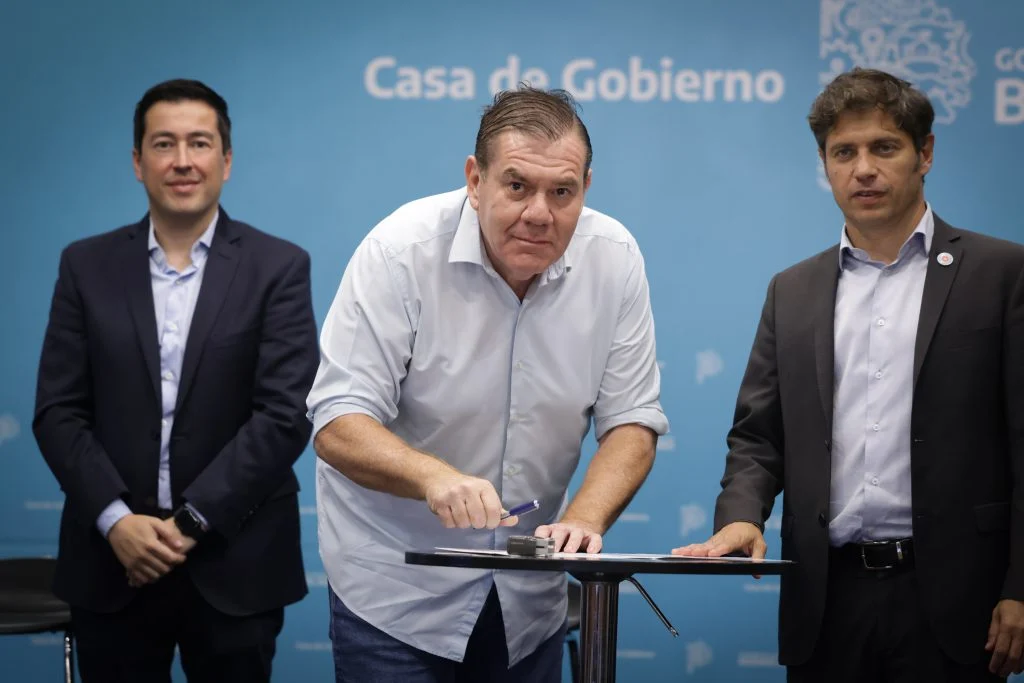 firmando2-1024x683