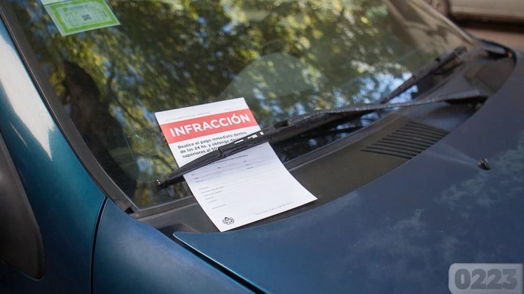 Control-de-Tránsito-Multa-mal-estacionado-3885