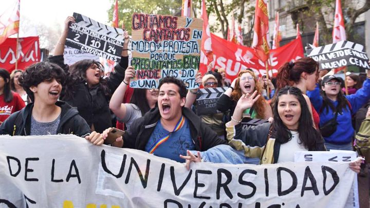 06102024marchauniversitariacuarterolog-1886355
