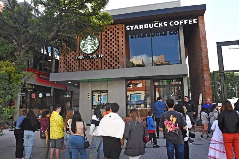 Starbucks-01-1024x683