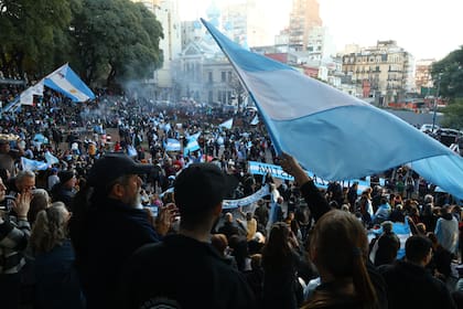 banderazo-en-parque-lezama-por-cristina-fernandez-TR33VN5NUJDZVEXNWOYHC3G6NQ