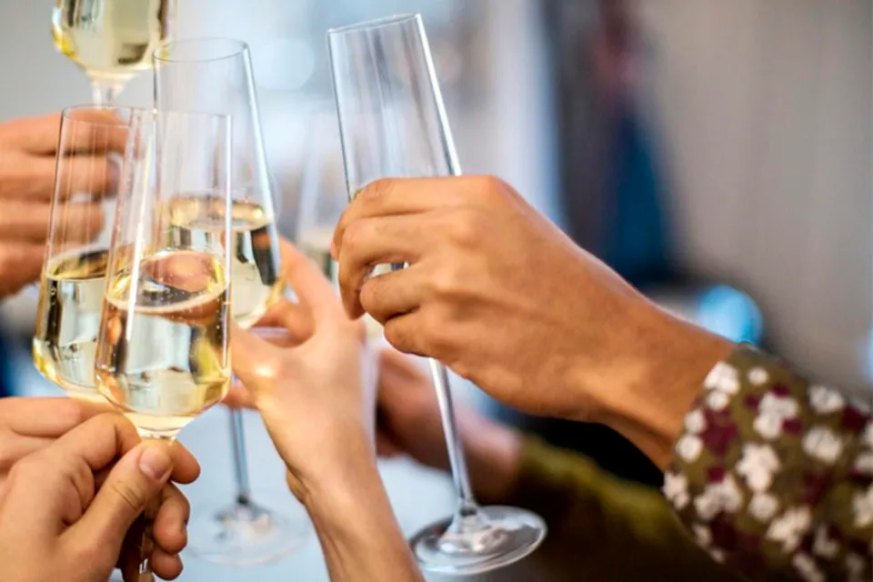 HEZWMZDGHE2WKNLFMJTGMMDDMQ