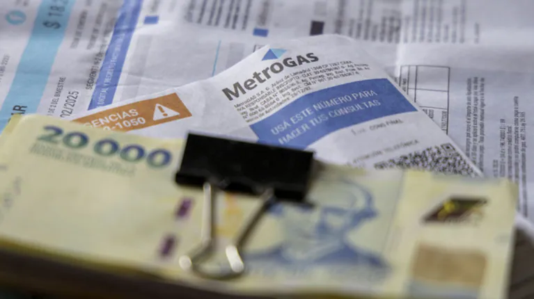 aumentan-las-tarifas-de-luz-y-gas-como-quedan-las-boletas-en-el-amba-desde-enero-foto-na-2FJC6AHTPBDIVPBTQ7ZNDZEM54