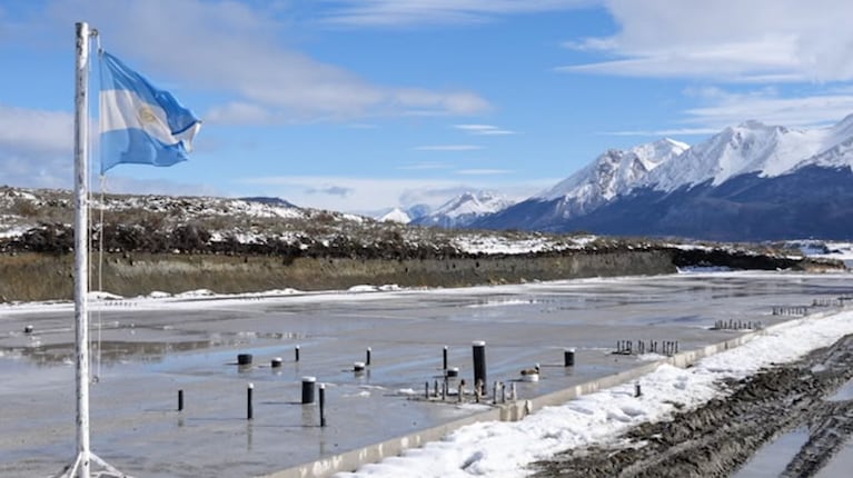 la-foto-del-avance-de-la-base-naval-integrada-de-ushuaia-que-mostro-el-gobierno-foto-prensa-presidencia-CK4V3GBCZJHQVKRYSEWLZYRQFA
